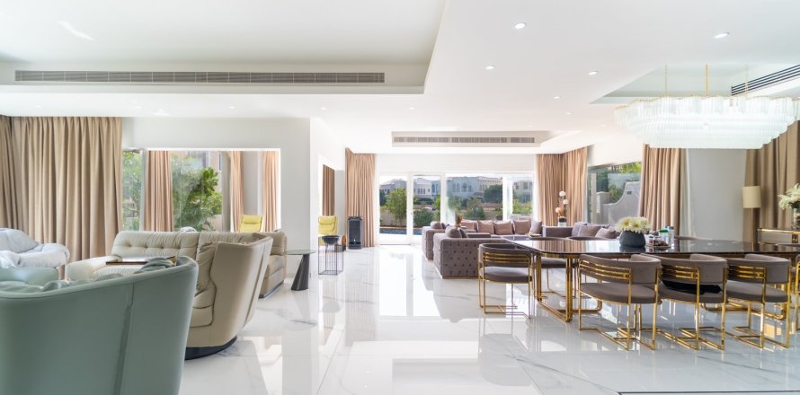 Вилла в Дубае, 7 спален, 790м², № 120545