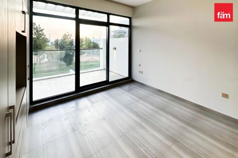 Снять в аренду таунхаус в Дубае: 4 спальни, 180м², № 93433 - фото 4