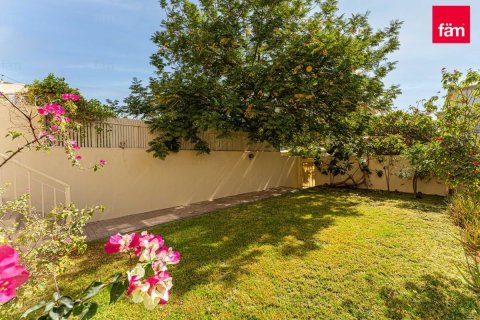 Townhouse in Dubai 2 bedrooms, 212.1 sq.m. № 93424 - photo 11