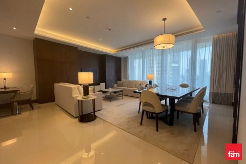 Apartamento en Downtown Dubai (Downtown Burj Dubai), Dubai, 3 dormitorios, 187.6 m², № 96241 - foto 2