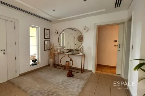 Villa in Legacy Nova Villas, Jumeirah Park, Dubai 4 bedrooms, 511 sq.m. № 62173 - photo 12