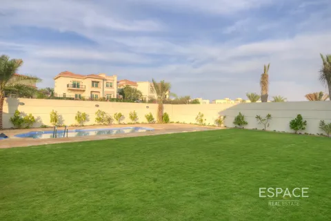 Villa in Legacy Nova Villas, Jumeirah Park, Dubai 4 bedrooms, 511 sq.m. № 62173 - photo 15