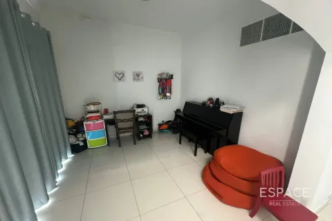 Villa en Meadows, Dubai, 4 dormitorios, 337 m², № 62172 - foto 17