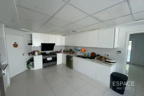 Villa en Meadows, Dubai, 4 dormitorios, 337 m², № 62172 - foto 4