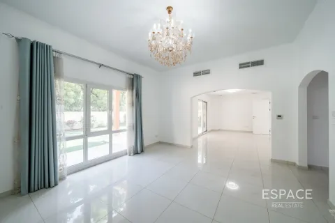 Villa à Meadows, Dubai, 4 chambres, 337 m², № 62172 - photo 8