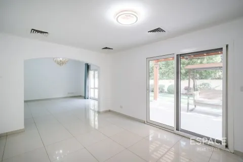 Villa à Meadows, Dubai, 4 chambres, 337 m², № 62172 - photo 3