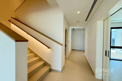 Villa in Jebel Ali, Dubai 4 bedrooms, 300 sq.m. № 122679 - photo 4