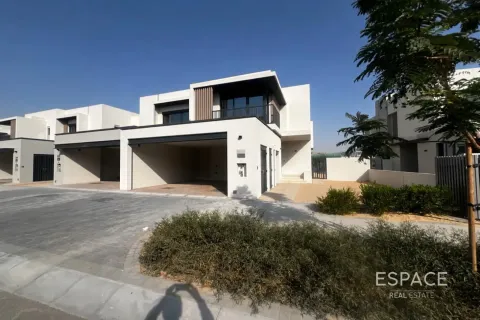 Villa in Jebel Ali, Dubai 4 bedrooms, 300 sq.m. № 122679