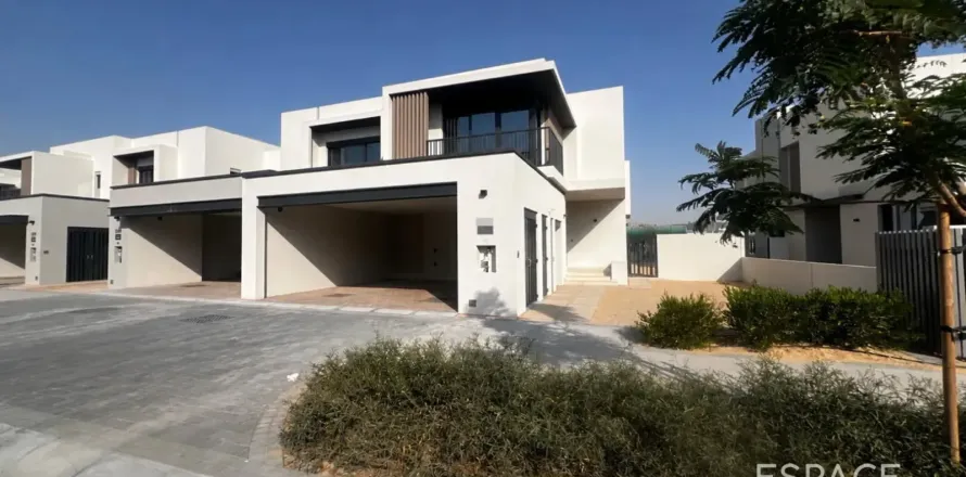 Villa in Jebel Ali, Dubai 4 bedrooms, 300 sq.m. № 122679