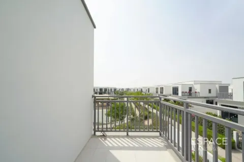 Villa in Dubai Hills Estate, Dubai 4 bedrooms, 229 sq.m. № 122675 - photo 5