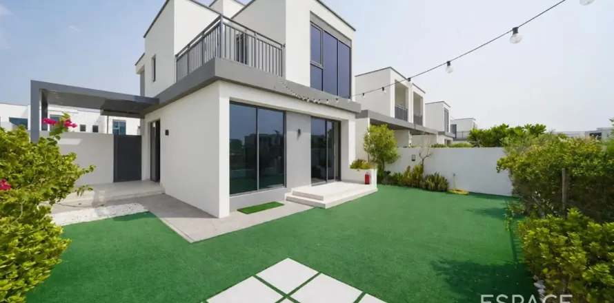 Villa in Dubai Hills Estate, Dubai 4 bedrooms, 229 sq.m. № 122675