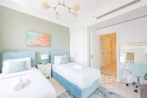 Apartment in Dubai Marina, Dubai 3 bedrooms, 234 sq.m. № 122676 - photo 13