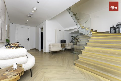 Townhouse in Palm Jumeirah, Dubai 3 bedrooms, 720.7 sq.m. № 60625 - photo 11