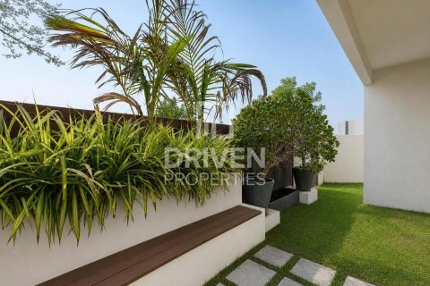 Villa in EMAAR South, Dubai South (Dubai World Central), Dubai 4 bedrooms, 304.16 sq.m. № 141113 - photo 21