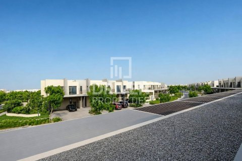 Villa in EMAAR South, Dubai South (Dubai World Central), Dubai 4 bedrooms, 304.16 sq.m. № 141113 - photo 19