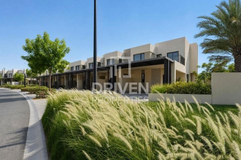 Villa in EMAAR South, Dubai South (Dubai World Central), Dubai 4 bedrooms, 304.16 sq.m. № 141113 - photo 13