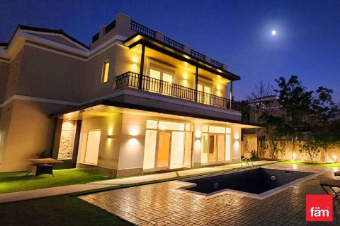 Снять в аренду виллу в Дубае: 5 спален, 483.1м², № 77918 - фото 23