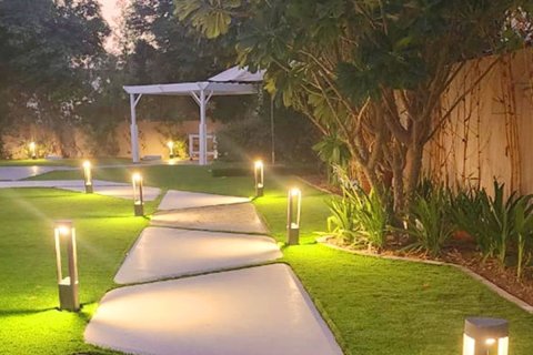 Снять в аренду виллу в Дубае: 5 спален, 483.1м², № 77918 - фото 2