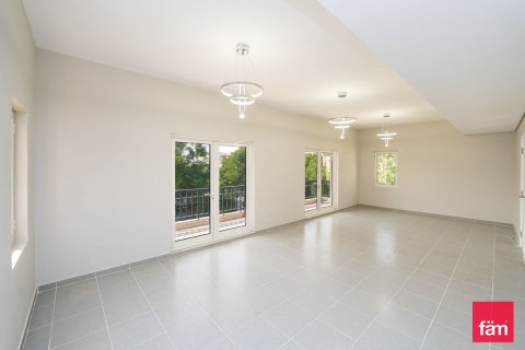 Снять в аренду виллу в Дубае: 5 спален, 483.1м², № 77918 - фото 14