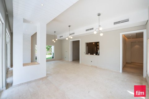 Снять в аренду виллу в Дубае: 5 спален, 483.1м², № 77918 - фото 8