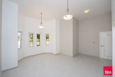 Снять в аренду виллу в Дубае: 5 спален, 483.1м², № 77918 - фото 9