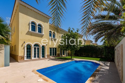 Villa en Legacy Nova Villas, Jumeirah Park, Dubai, 3 dormitorios, 510 m², № 37904 - foto 1