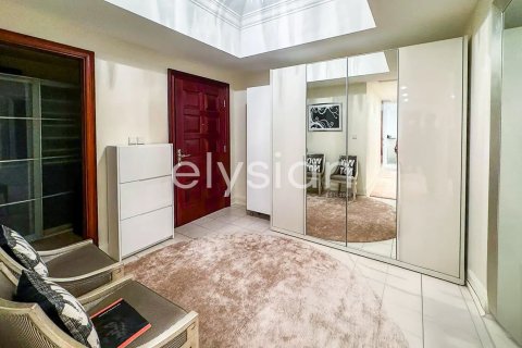 Apartamento en Emaar 6 Towers, Dubai Marina, Dubai, 3 dormitorios, 234 m², № 37906 - foto 5