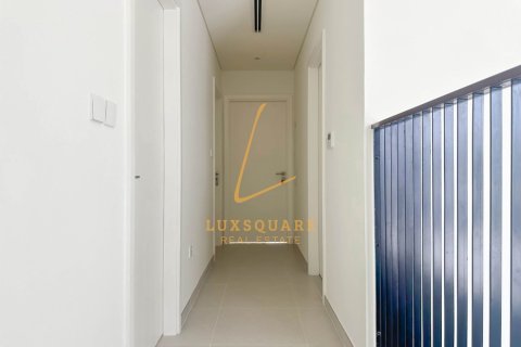 Villa in Dubai South (Dubai World Central), Dubai 4 bedrooms, 237 sq.m. № 70113 - photo 14