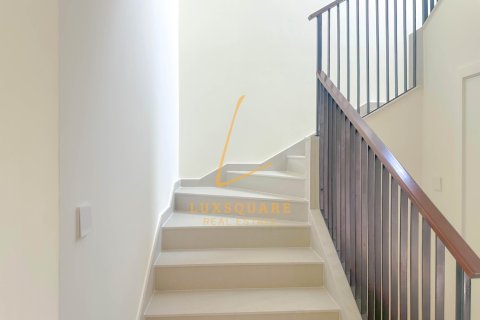 Villa in Dubai South (Dubai World Central), Dubai 4 bedrooms, 237 sq.m. № 70113 - photo 13