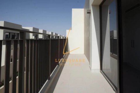 Villa à Dubai South (Dubai World Central), Dubai, 4 chambres, 237 m², № 110709 - photo 6