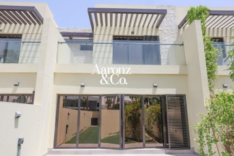 Villa in DAMAC Hills (Akoya by DAMAC), Dubai 3 bedrooms, 217 sq.m. № 110701 - photo 2