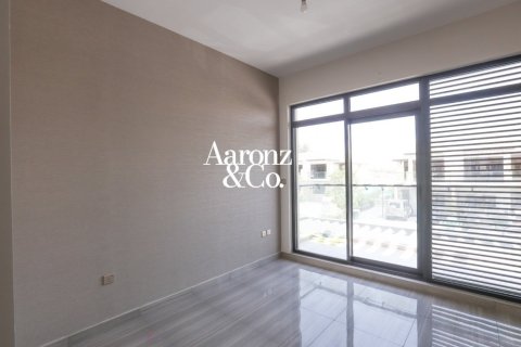 Villa in DAMAC Hills (Akoya by DAMAC), Dubai 3 bedrooms, 217 sq.m. № 110701 - photo 21