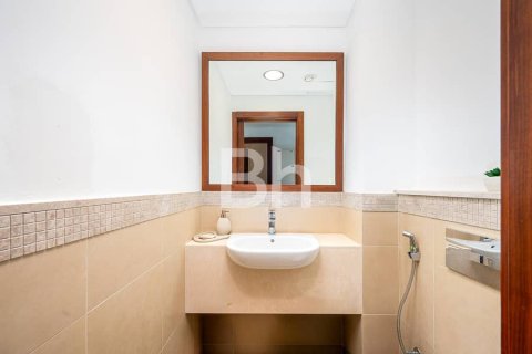 Apartment in Downtown Dubai (Downtown Burj Dubai), Dubai 3 bedrooms, 196 sq.m. № 21255 - photo 6