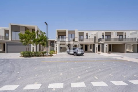 Townhouse in Tilal Al Ghaf, Dubai 4 bedrooms, 233 sq.m. № 57855 - photo 3