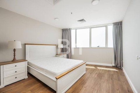 Apartment in Dubai Marina, Dubai 4 bedrooms, 228 sq.m. № 57356 - photo 11