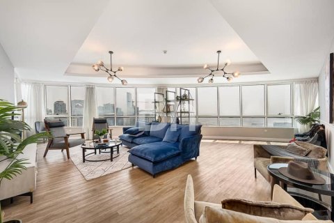 Apartment in Dubai Marina, Dubai 4 bedrooms, 228 sq.m. № 57355 - photo 1