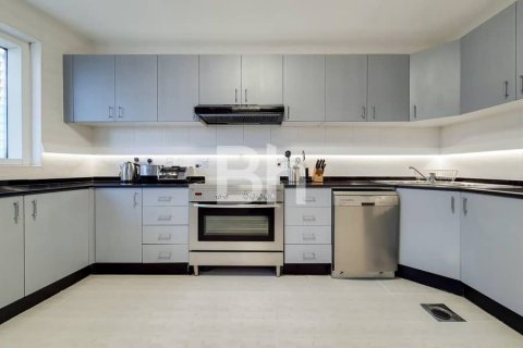 Hotel Apartment in Dubai Marina, Dubai 3 bedrooms, 219 sq.m. № 57352 - photo 8