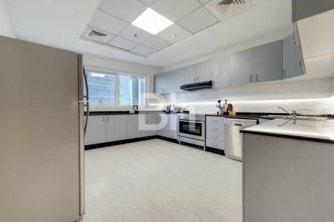 Hotel Apartment in Dubai Marina, Dubai 3 bedrooms, 219 sq.m. № 57352 - photo 7