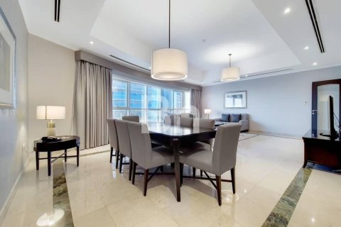 Hotel Apartment in Dubai Marina, Dubai 3 bedrooms, 219 sq.m. № 57352 - photo 12