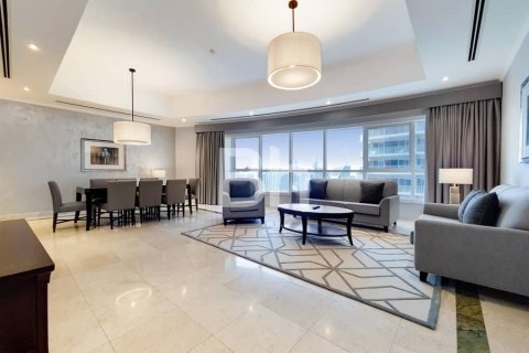Hotel Apartment in Dubai Marina, Dubai 3 bedrooms, 219 sq.m. № 57352 - photo 1
