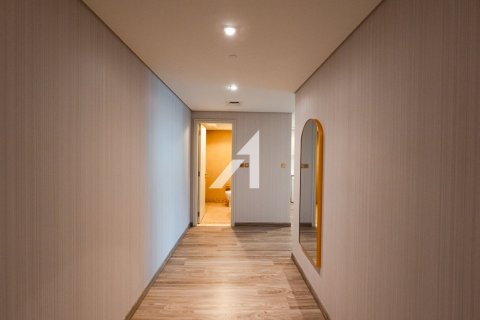 Apartment in DIFC, Dubai 1 bedroom, 75 sq.m. № 84381 - photo 12