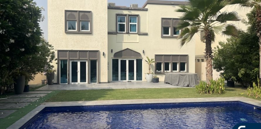 Villa in Regional, Jumeirah Park, Dubai 4 bedrooms, 293 sq.m. № 76044