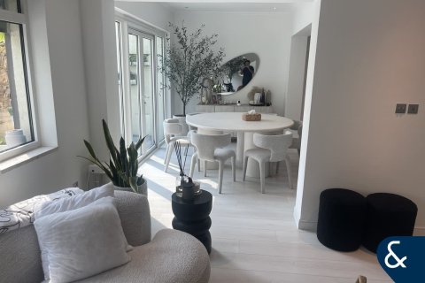 Villa in Regional, Jumeirah Park, Dubai 4 bedrooms, 293 sq.m. № 76044 - photo 4