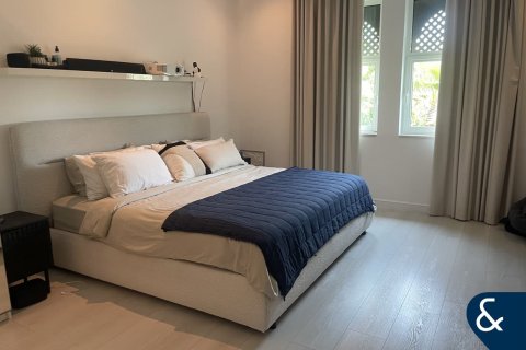 Villa in Regional, Jumeirah Park, Dubai 4 bedrooms, 293 sq.m. № 76044 - photo 13