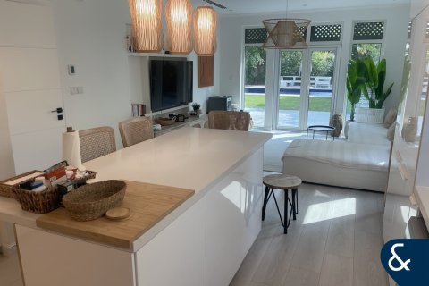 Villa in Regional, Jumeirah Park, Dubai 4 bedrooms, 293 sq.m. № 76044 - photo 6