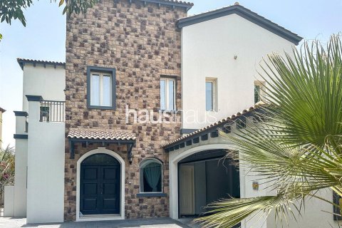Villa in Jumeirah Golf Estates, Dubai 4 bedrooms, 512 sq.m. № 44374 - photo 1