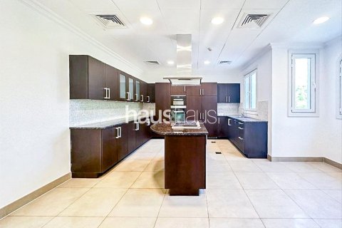 Villa in Jumeirah Golf Estates, Dubai 4 bedrooms, 512 sq.m. № 44374 - photo 7