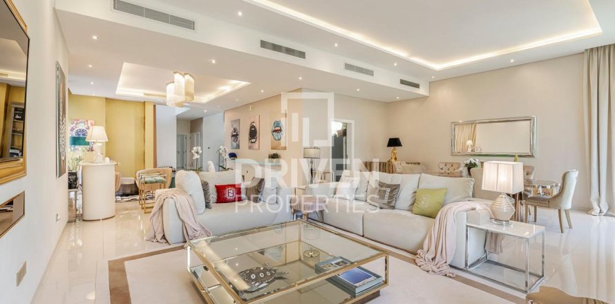 Villa in DAMAC Hills (Akoya by DAMAC), Dubai 5 bedrooms, 801 sq.m. № 19219