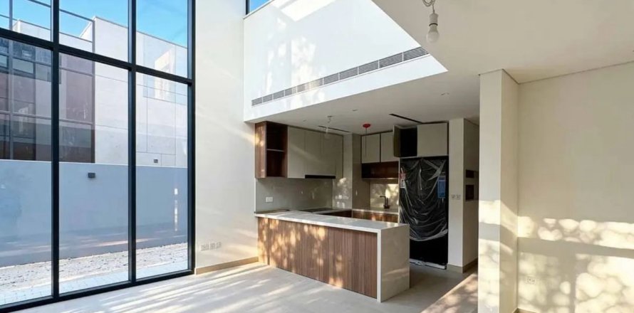 Таунхаус в Дубае, 3 спальни, 174.3м², № 115656