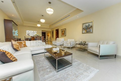 Снять в аренду квартиру в Дубай Марине, Дубай: 3 спальни, 360.6м², № 22542 - фото 1
